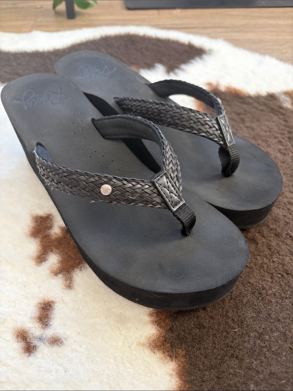 Roxy Black Braided Strap Flip Flop Sandals